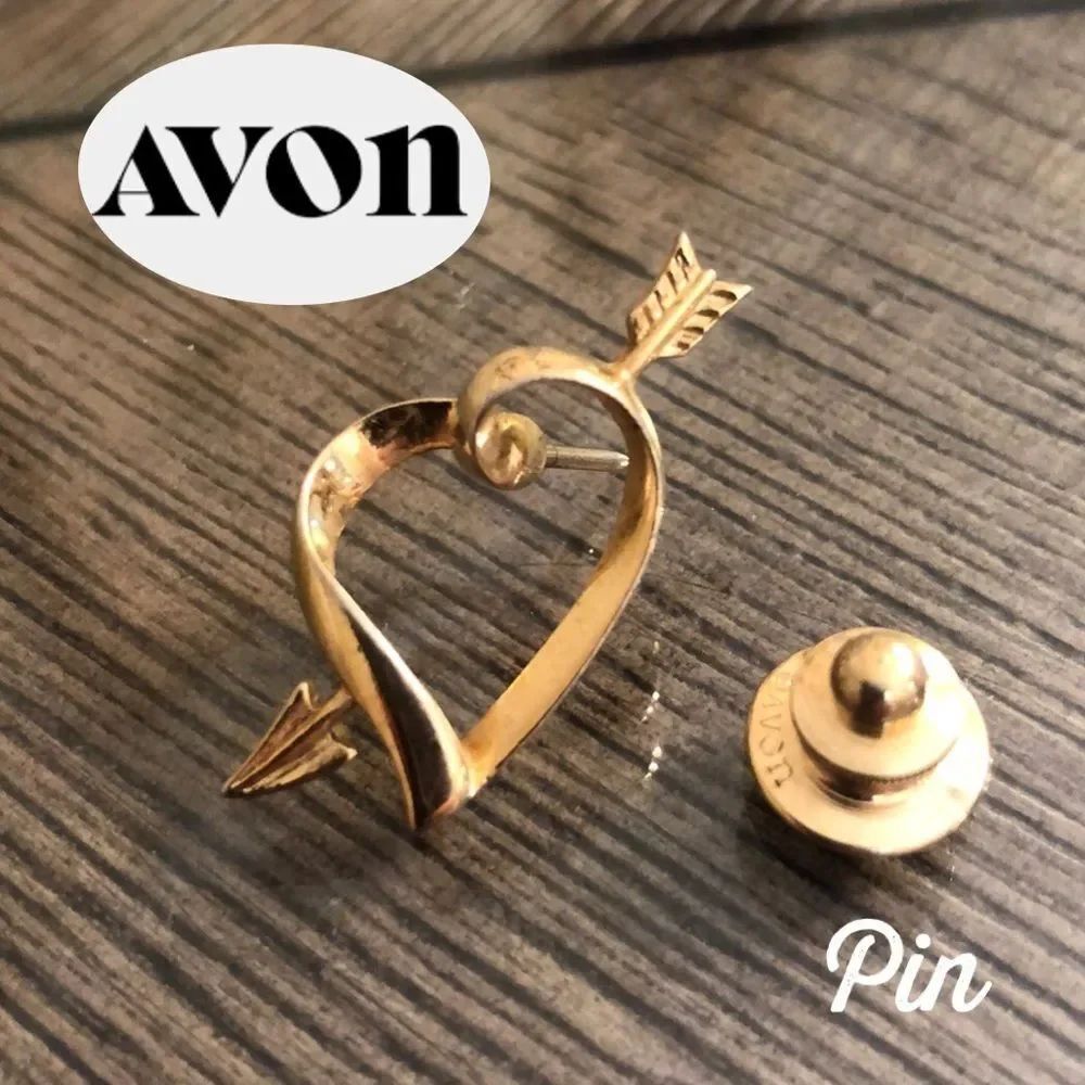 Vintage 1983 AVON Heart & Arrow Pin “Love Struck”